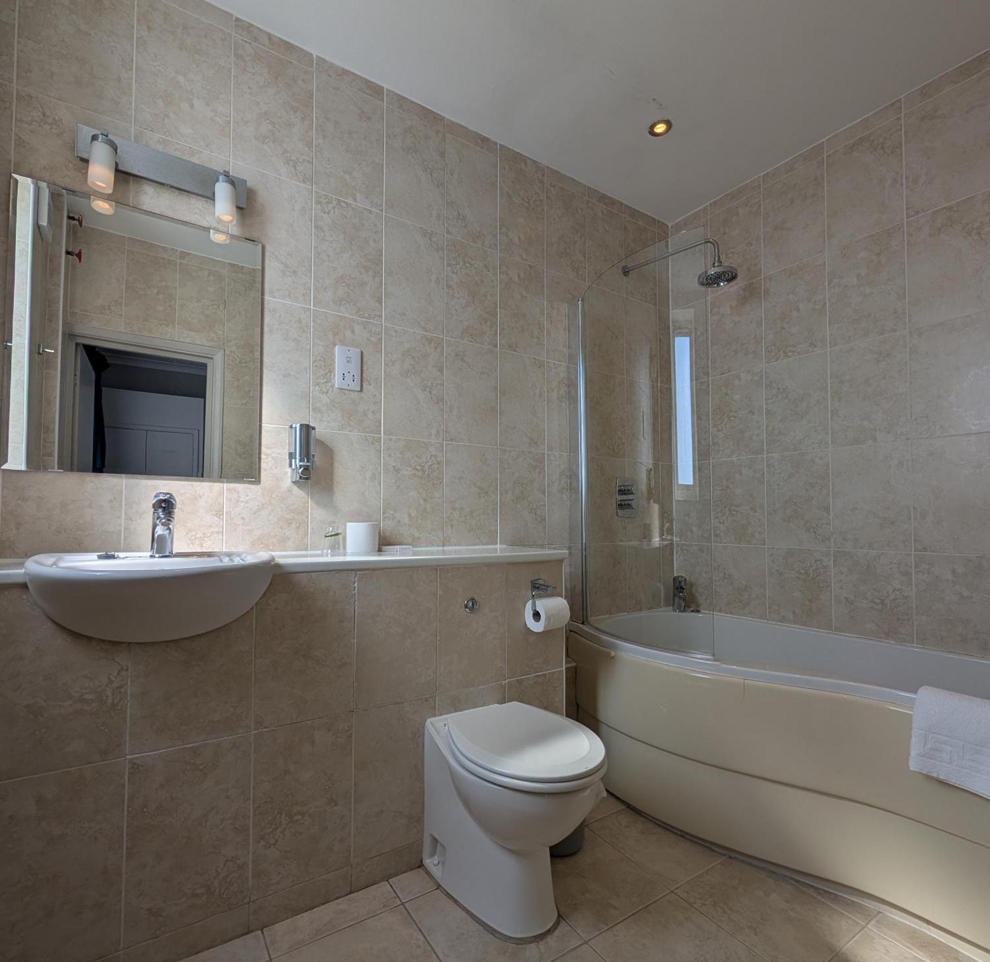 Hotel The White Rock 3*