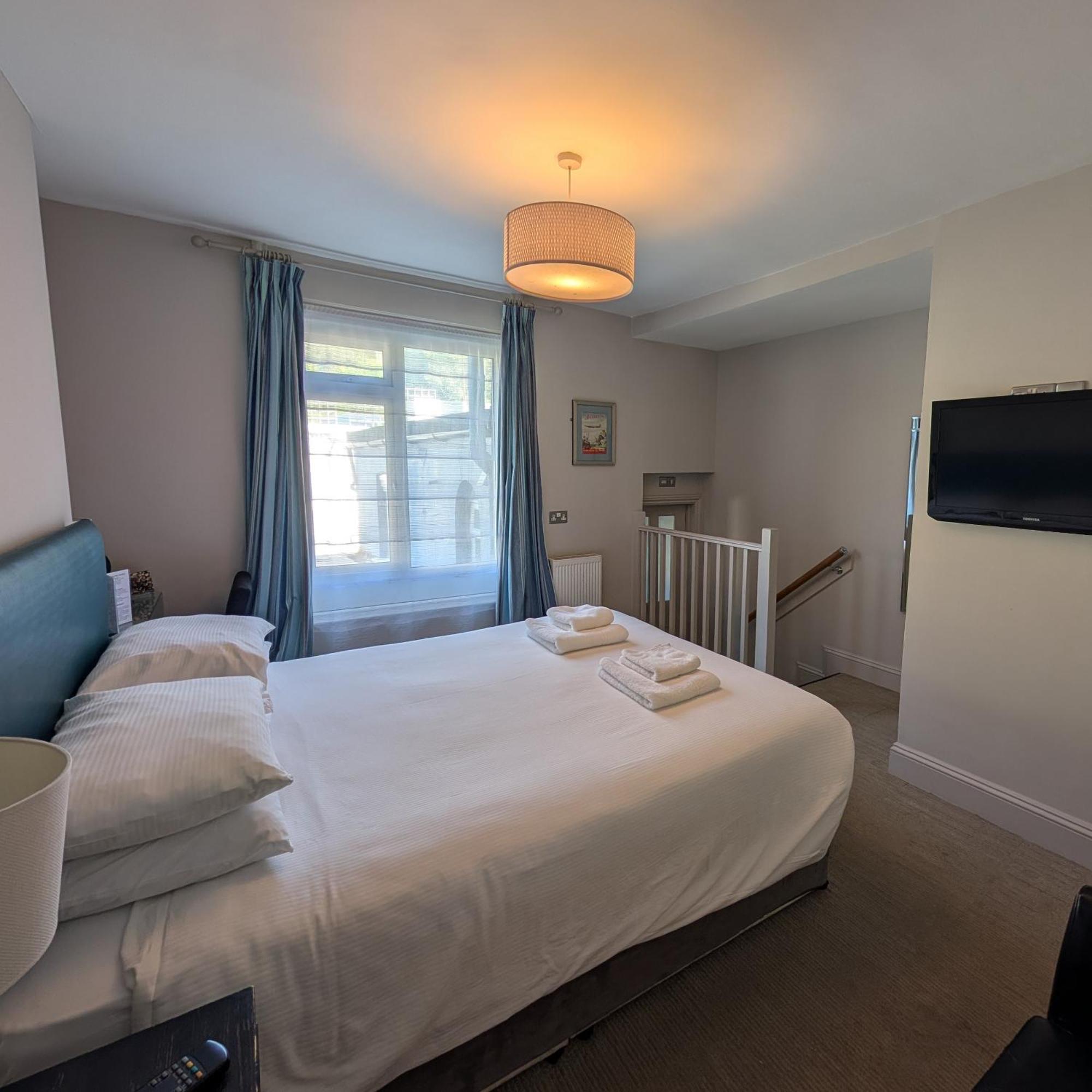 Hotel The White Rock 3*